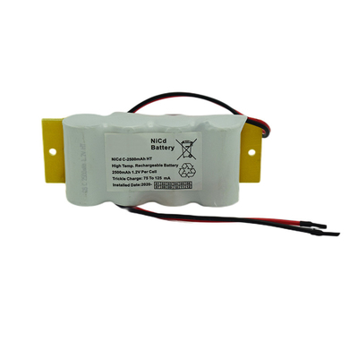 Rozmiar C Światło awaryjne Akumulator Ni Cd 2500 mAh 4,8 V obok siebie